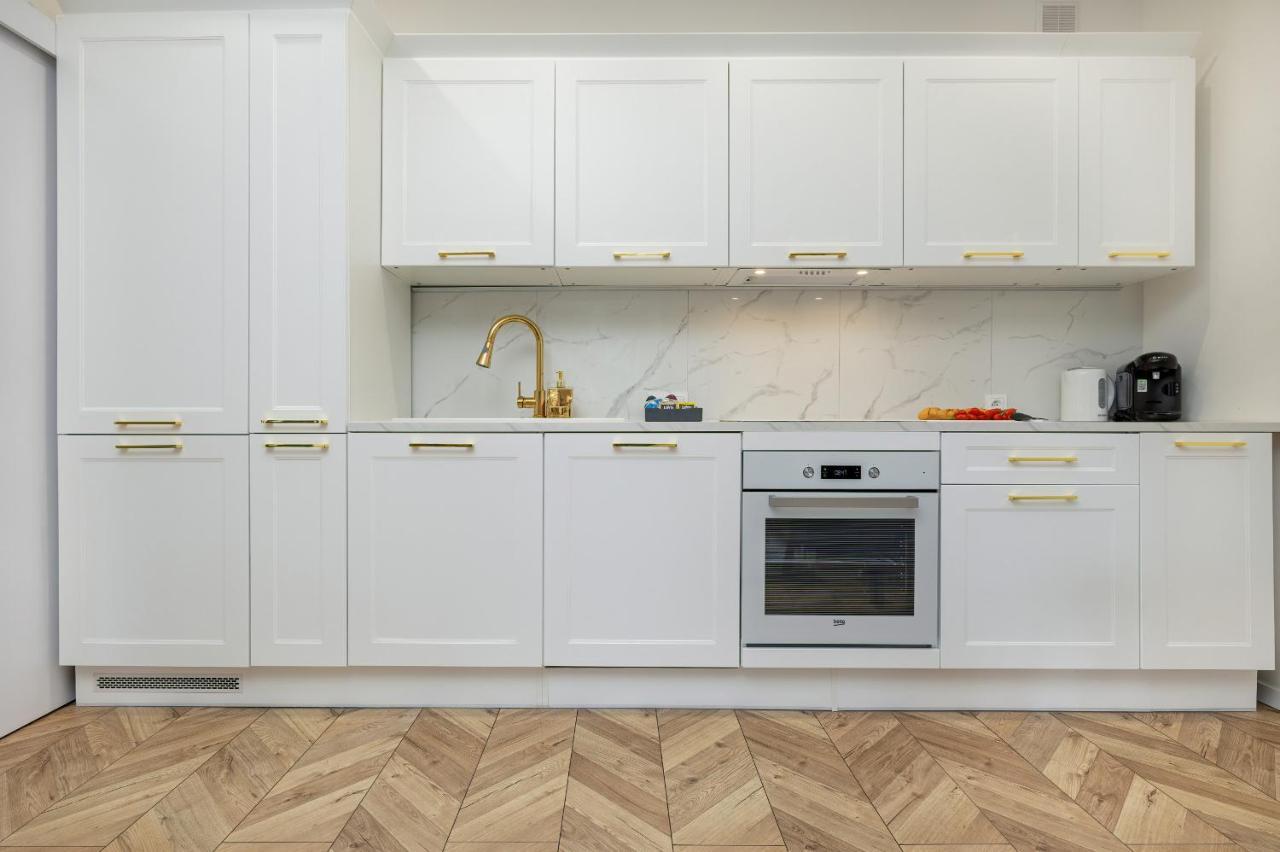 Beautiful One Bedroom Apartment Zamkowa By Rent Like Home グダニスク エクステリア 写真