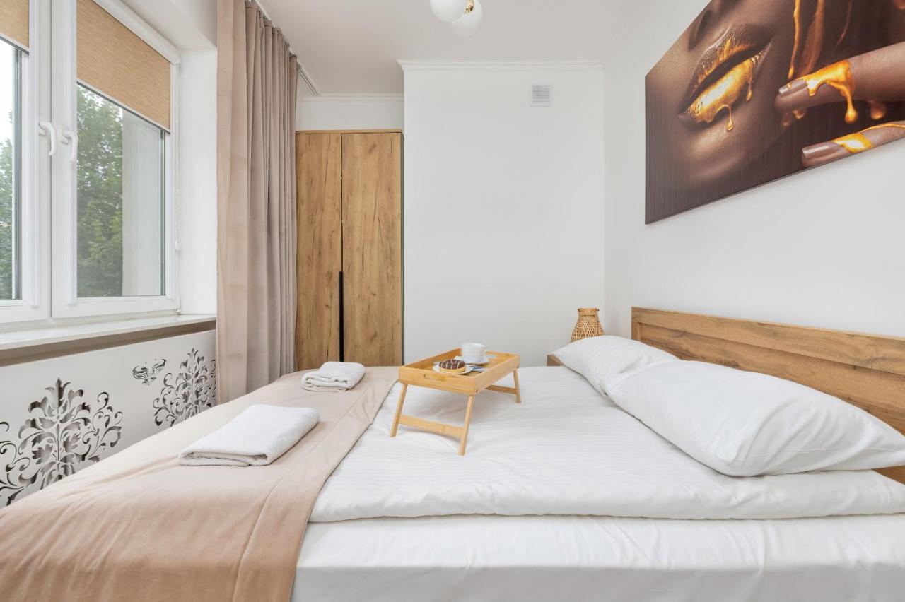 Beautiful One Bedroom Apartment Zamkowa By Rent Like Home グダニスク エクステリア 写真