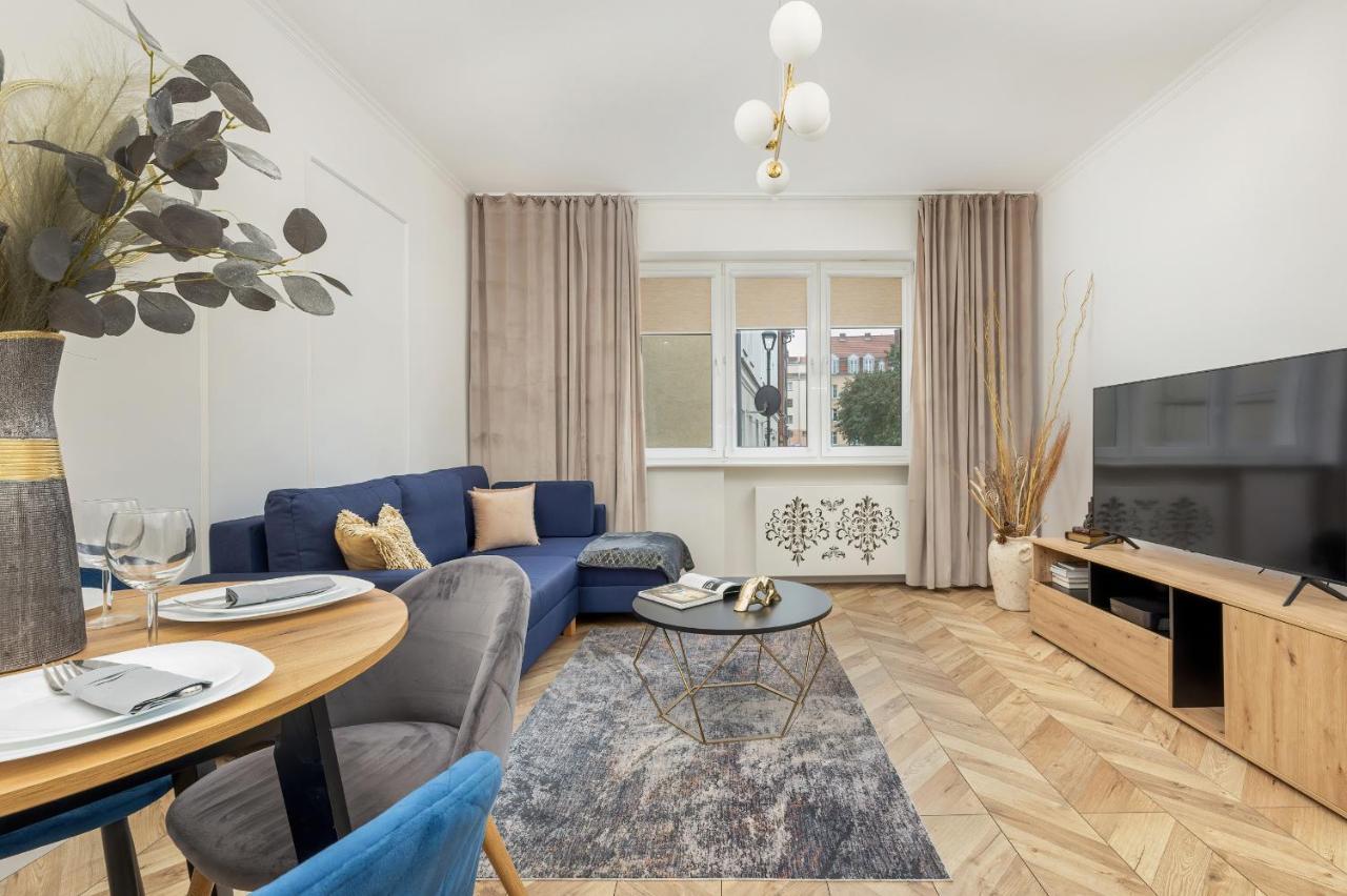 Beautiful One Bedroom Apartment Zamkowa By Rent Like Home グダニスク エクステリア 写真