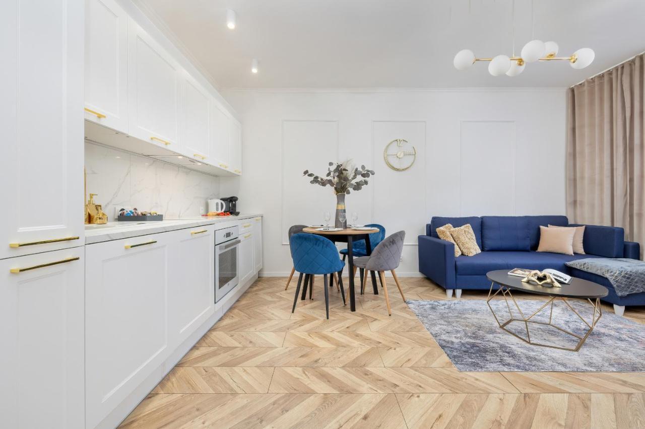 Beautiful One Bedroom Apartment Zamkowa By Rent Like Home グダニスク エクステリア 写真