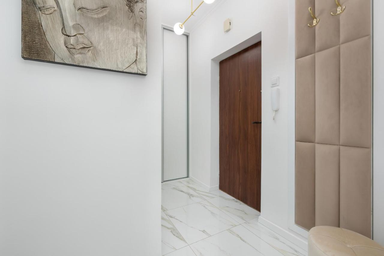 Beautiful One Bedroom Apartment Zamkowa By Rent Like Home グダニスク エクステリア 写真